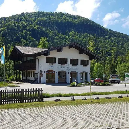 Brunnhaus *