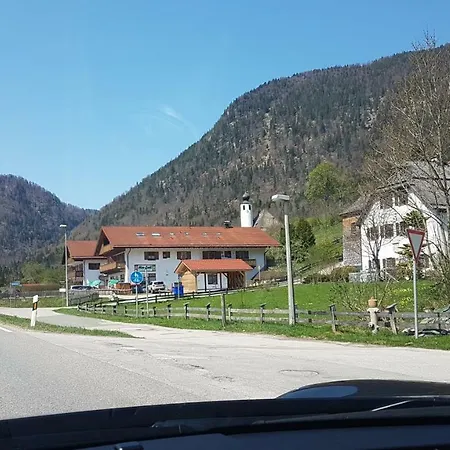 Brunnhaus * Schneizlreuth